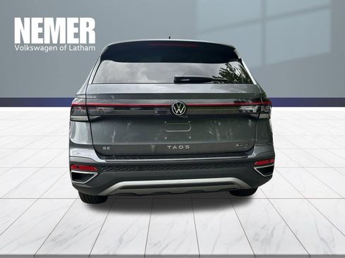 New 2026 Volkswagen Taos SE AWD/4WD image 3