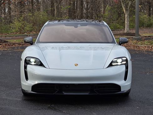 Used 2020 Porsche Taycan Turbo image 9