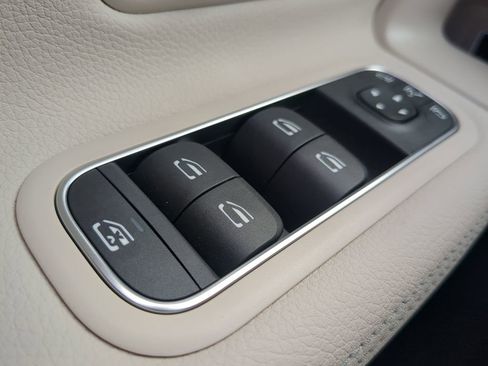 Certified 2025 Mercedes-Benz CLA 250 image 10