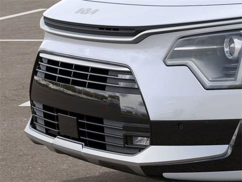 New 2025 Kia Niro SX image 13