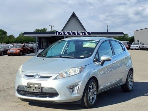 Used 2012 Ford Fiesta SES image 1