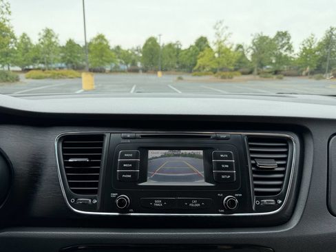 Used 2016 Kia Sedona LX FWD image 21
