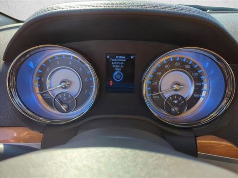 Used 2014 Chrysler 300 C RWD image 22