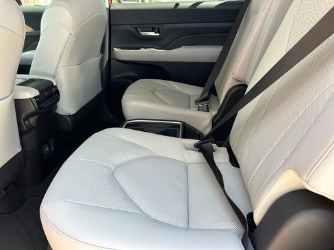 New 2026 Toyota Grand Highlander Limited image 17