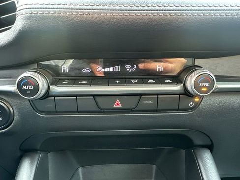 Used 2025 MAZDA MAZDA3 s image 32