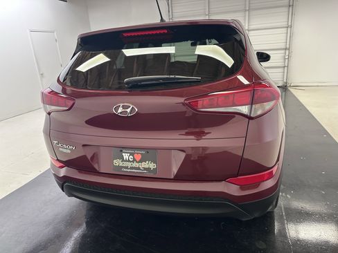 Used 2018 Hyundai Tucson SE image 12