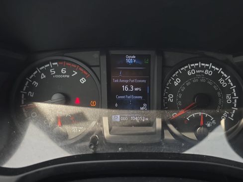 Used 2022 Toyota Tacoma SR w/ SR Convenience Package RWD image 16