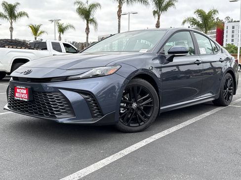 New 2026 Toyota Camry SE FWD image 2