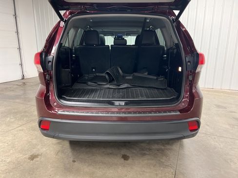 Used 2019 Toyota Highlander XLE image 6