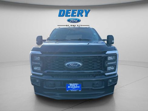 Used 2023 Ford F250 Lariat w/ Lariat Ultimate Package image 3