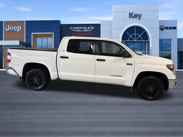Used 2020 Toyota Tundra SR5 AWD/4WD image 9