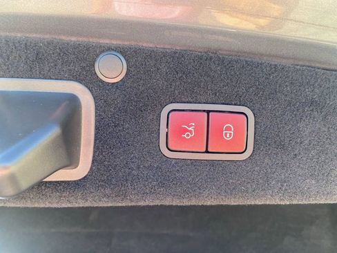 Used 2018 Mercedes-Benz S 560 S 560 4MATIC Sedan 4D image 8