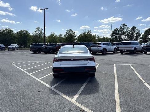 New 2025 Hyundai Elantra Limited w/ Cargo Package FWD image 15