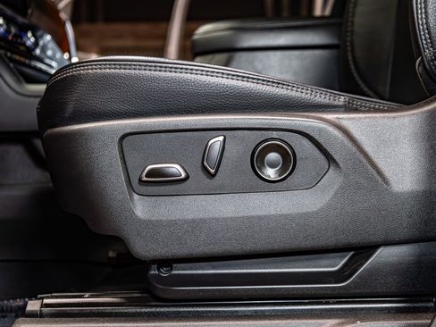 Used 2025 GMC Sierra 3500 Denali w/ Denali Reserve Package image 23