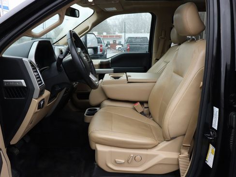 Used 2015 Ford F150 Lariat image 3