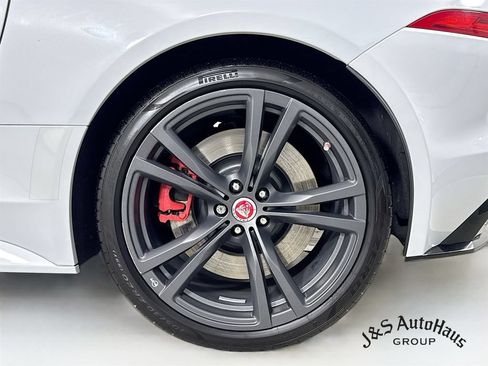 Used 2017 Jaguar F-TYPE SVR AWD/4WD image 40