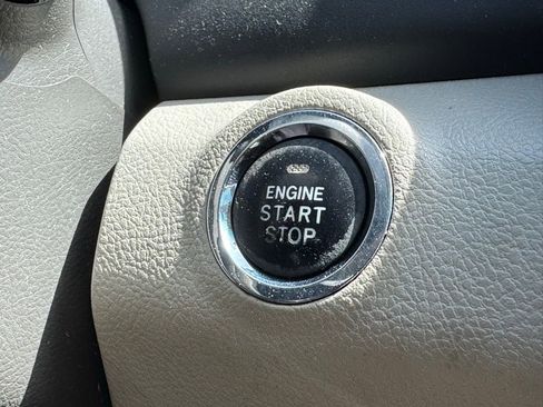 Used 2007 Toyota Camry XLE FWD image 29