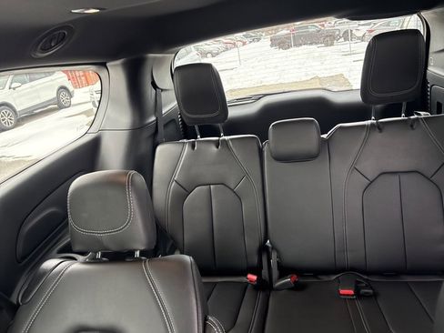 New 2026 Chrysler Pacifica Select w/ S Appearance Package image 14