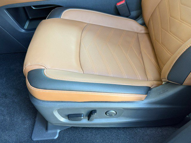Certified 2025 Nissan Pathfinder Platinum w/ Cargo Package AWD/4WD image 44