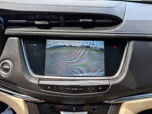 Used 2017 Cadillac XT5 FWD image 24