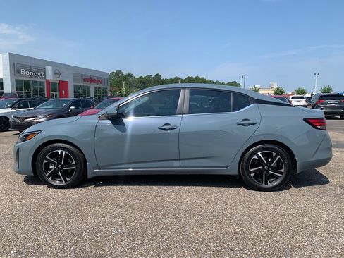 Used 2025 Nissan Sentra SV FWD image 5
