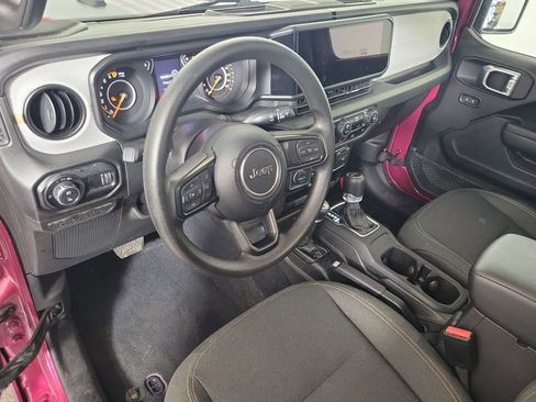 Used 2024 Jeep Gladiator Sport AWD/4WD image 10