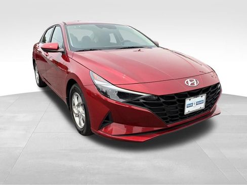 Used 2023 Hyundai Elantra SE FWD image 1