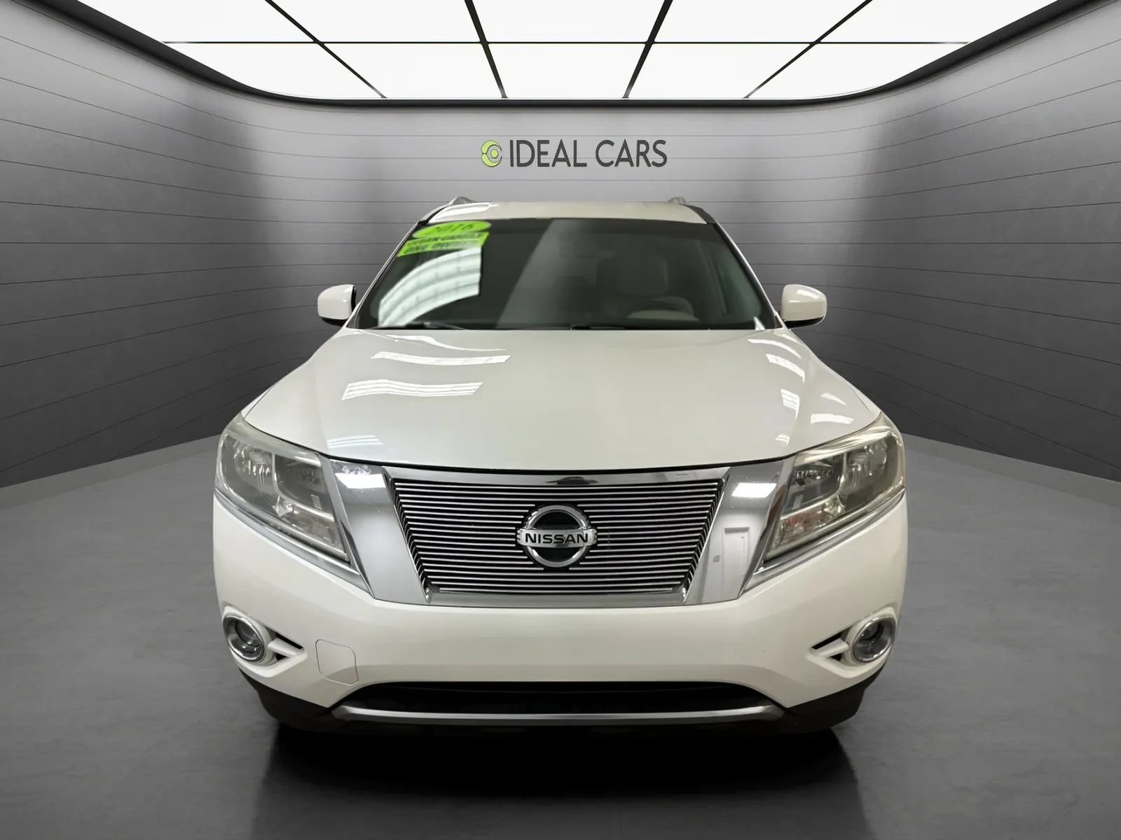Used 2016 Nissan Pathfinder SV FWD image 2