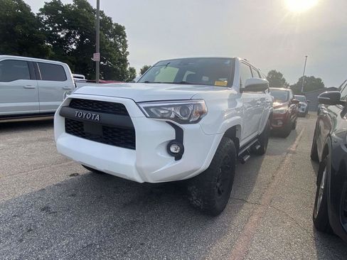 Used 2022 Toyota 4Runner SR5 RWD image 3