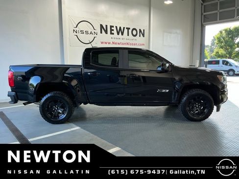 Used 2020 Chevrolet Colorado Z71 w/ Z71 Midnight Edition AWD/4WD image 4