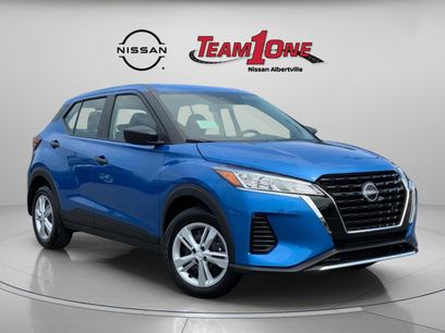 New 2025 Nissan Kicks Play S