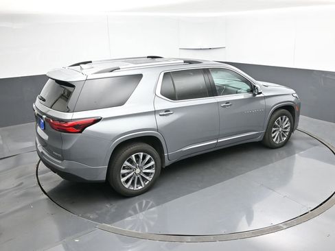 Used 2023 Chevrolet Traverse Premier image 52