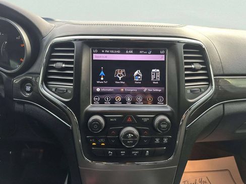 Used 2018 Jeep Grand Cherokee Overland AWD/4WD image 26