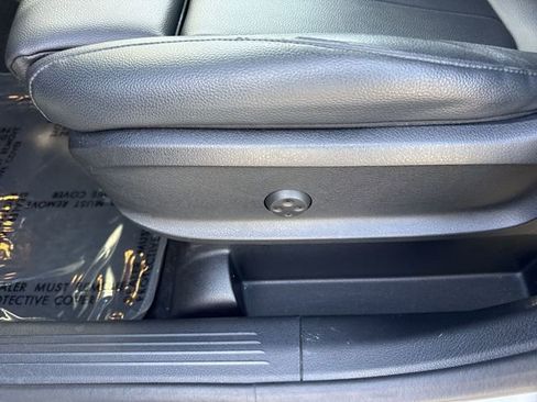 Used 2020 Mercedes-Benz GLB 250 image 12