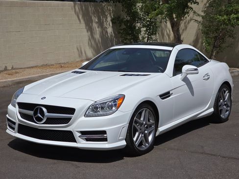 Used 2016 Mercedes-Benz SLK 350 image 6