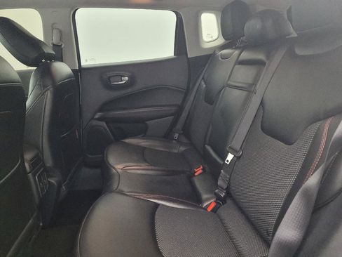 Used 2019 Jeep Compass Trailhawk AWD/4WD image 18