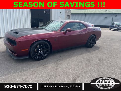 Used 2022 Dodge Challenger SRT Hellcat image 1
