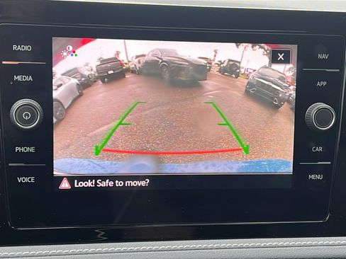 Used 2025 Volkswagen Jetta SEL FWD image 18