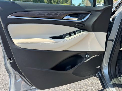 Used 2023 Buick Enclave Avenir w/ Avenir Technology Package image 12