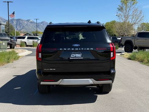 Used 2025 Ford Expedition Platinum AWD/4WD image 11