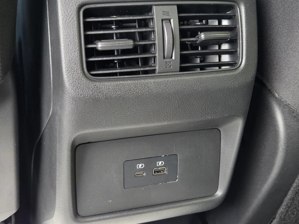 Used 2023 Nissan Rogue SV FWD image 31