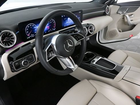 Used 2025 Mercedes-Benz CLA 250 image 6