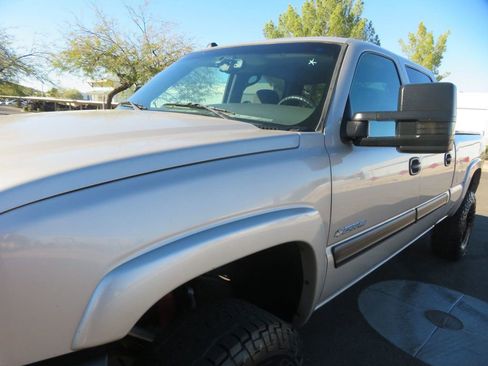 Used 2004 Chevrolet Silverado 2500 LS w/ Skid Plate Package image 8