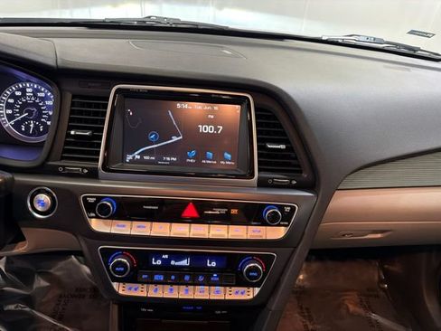 Used 2019 Hyundai Sonata Limited FWD image 16