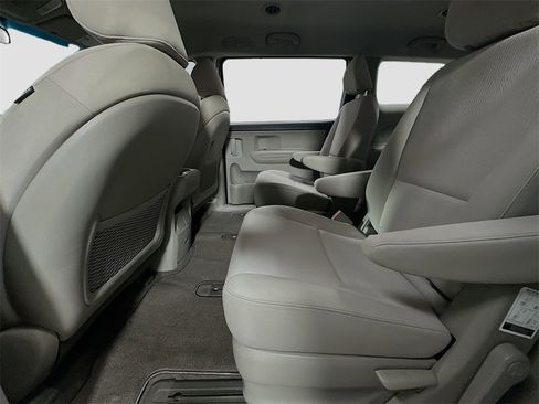 Used 2020 Kia Sedona L image 21