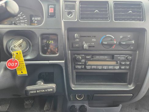 Used 1999 Toyota Tacoma 4x4 Xtracab V6 image 19