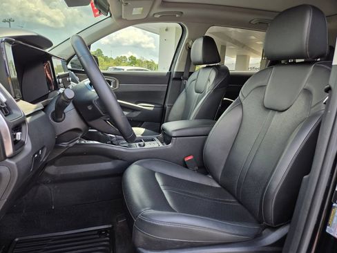Used 2023 Kia Sorento S w/ Panoramic Sunroof Package AWD/4WD image 9