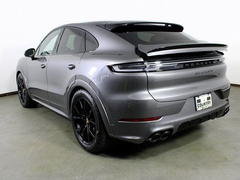 New 2026 Porsche Cayenne GTS image 3