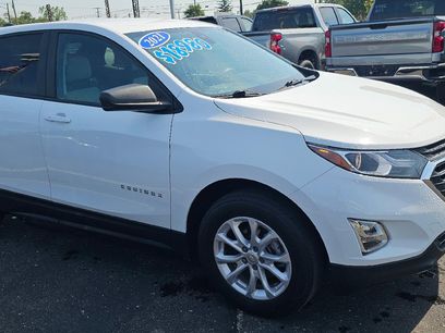 Used 2021 Chevrolet Equinox LS w/ LS Convenience Package