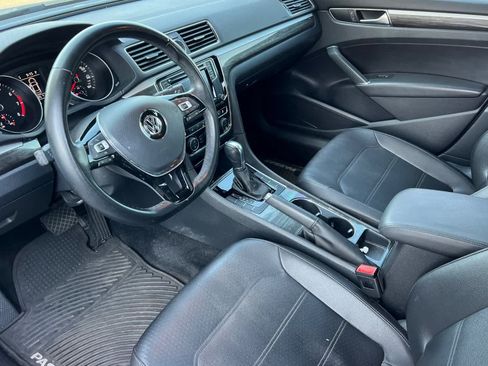 Used 2016 Volkswagen Passat 1.8T SE FWD image 9